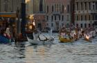 Clicca per visualizzare l'immagine passaggio regata gondolini.jpg ad alta risoluzione