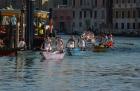 Clicca per visualizzare l'immagine regata donne.jpg ad alta risoluzione