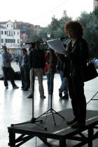 Clicca per visualizzare l'immagine Maria Rosa Cutrufelli - Stazione FS.jpg ad alta risoluzione