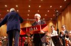 Clicca per visualizzare l'immagine P. Costa Consegna premio al Maestro G.Pretre.jpg ad alta risoluzione