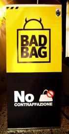 Clicca per visualizzare l'immagine DSC_1706logo campagna Bad Bag.jpg ad alta risoluzione