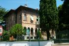 Clicca per visualizzare l'immagine casa liberty.jpg ad alta risoluzione