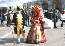 Due maschere in Piazza San Marco