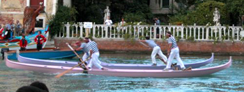 Regata dei campioni su gondolini